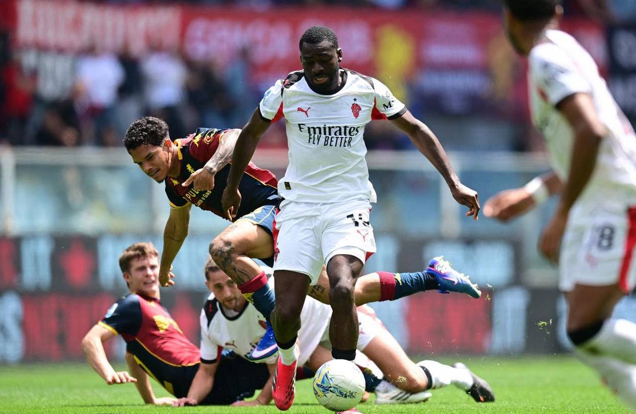 意甲争四战火再燃:AC米兰2-1胜热那亚,尤文0-2落败